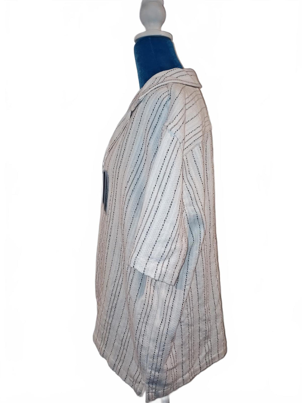 NWT Men's Casual Short Sleeve Button-Up Shirt with Stripe Pattern