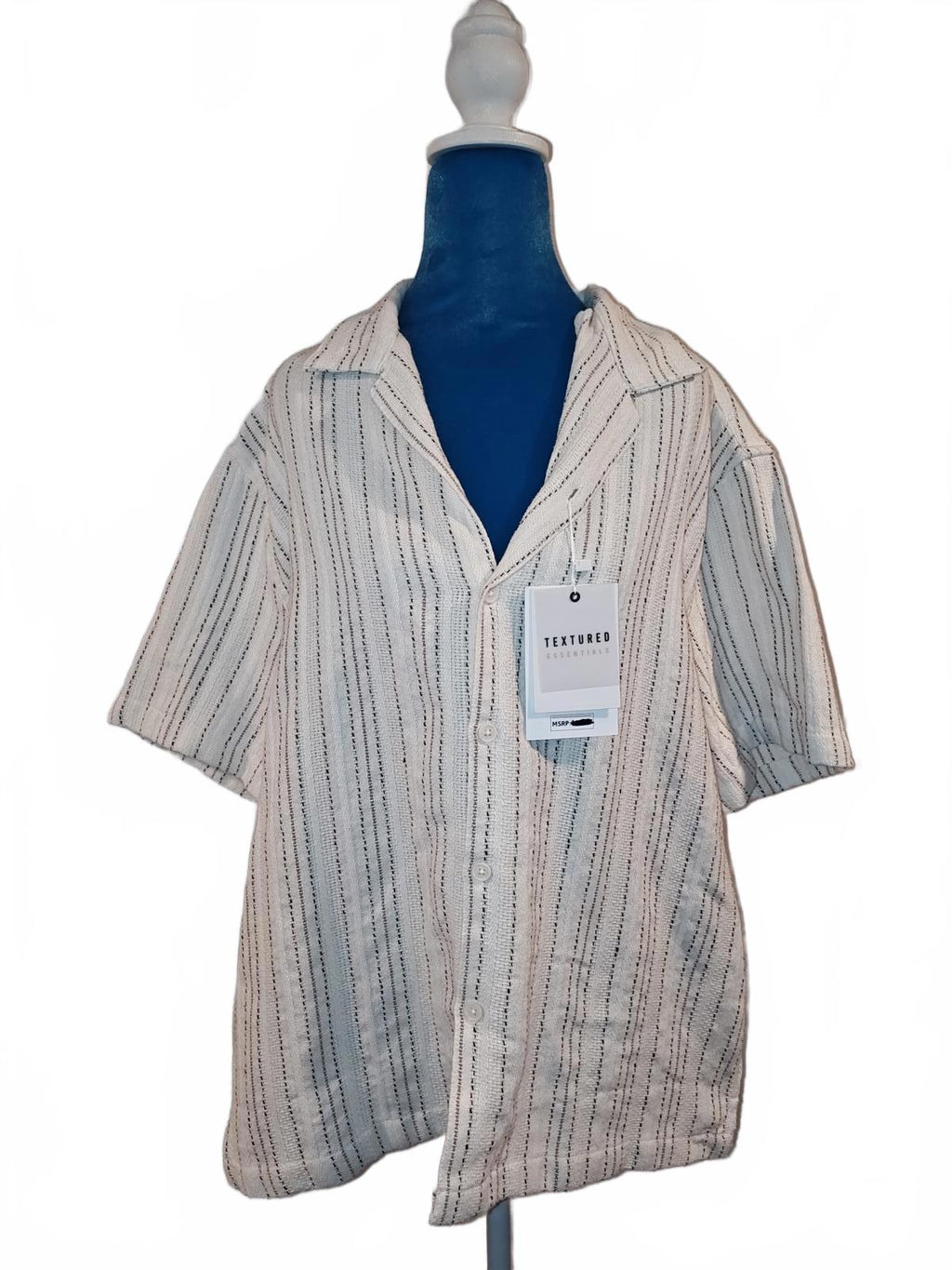 NWT Men's Casual Short Sleeve Button-Up Shirt with Stripe Pattern