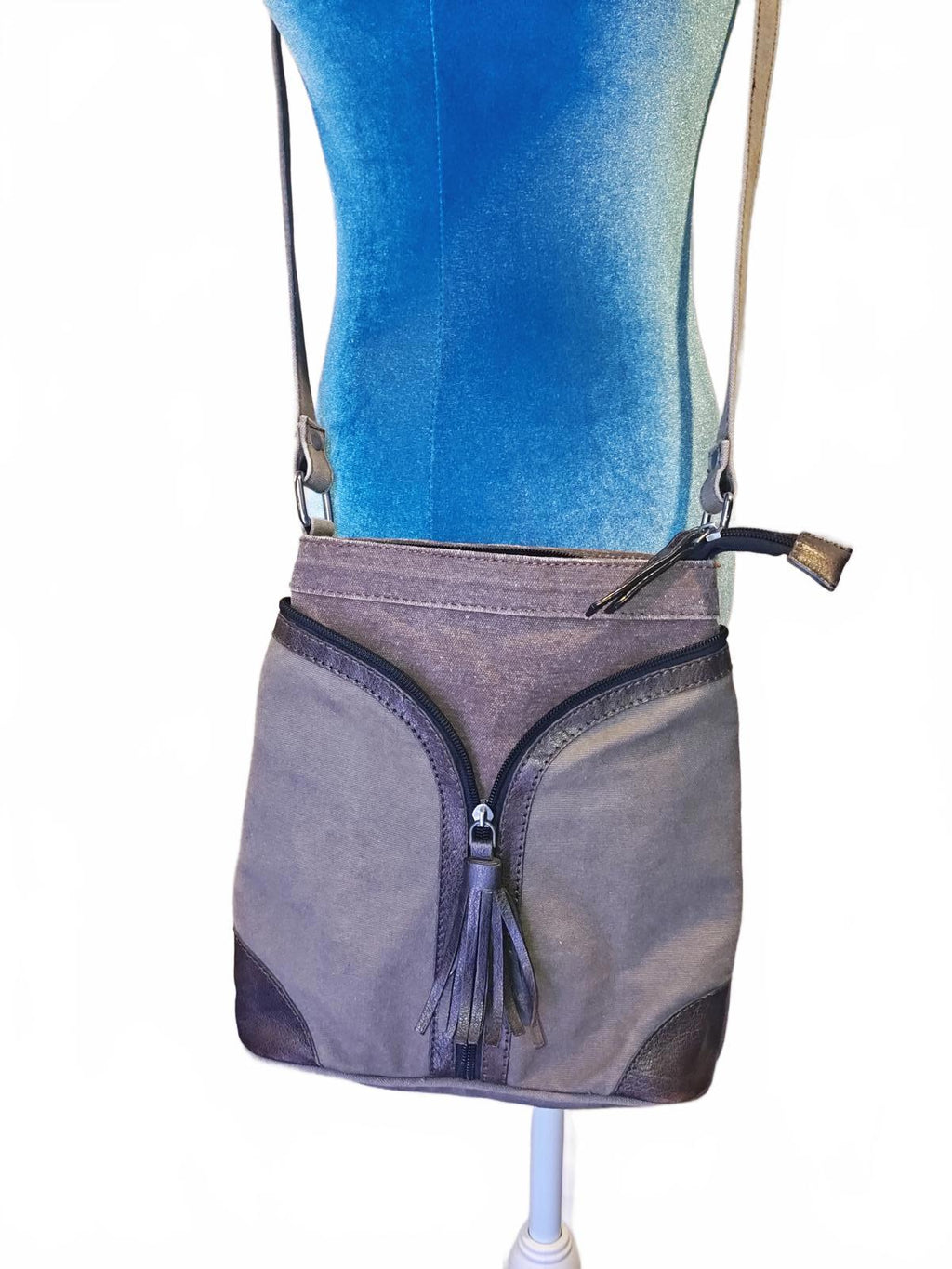 Women's Shoulder Bag with Tassel Zipper Detail