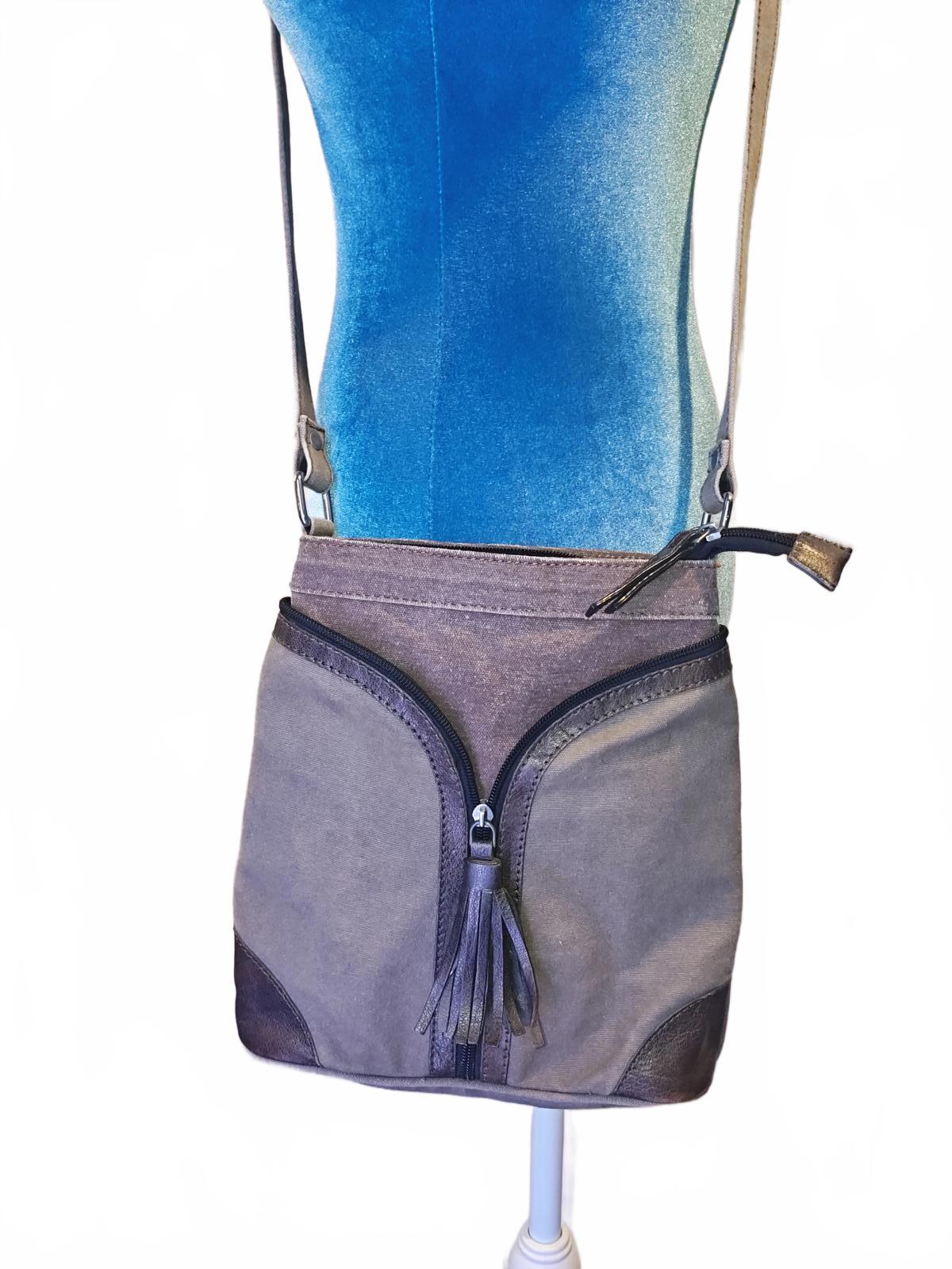 Women's Shoulder Bag with Tassel Zipper Detail